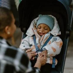 Joolz Aer+ Pushchair - Delightful Grey 29 Joolz Aer+ Pushchair - Delightful Grey -Joolz joolz aer lifestyle 71e5654c a92a 484c a8c7 ddc10bf64aa3