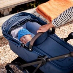 Joolz Aer+ Carrycot - Refined Black -Joolz joolz aer carrycot lifestyle 5