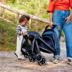 Joolz Aer+ Pushchair - Navy Blue -Joolz joolz aer navy lifestyle 4 33a30783 3810 4a1f 99d3 2eb2428e358e